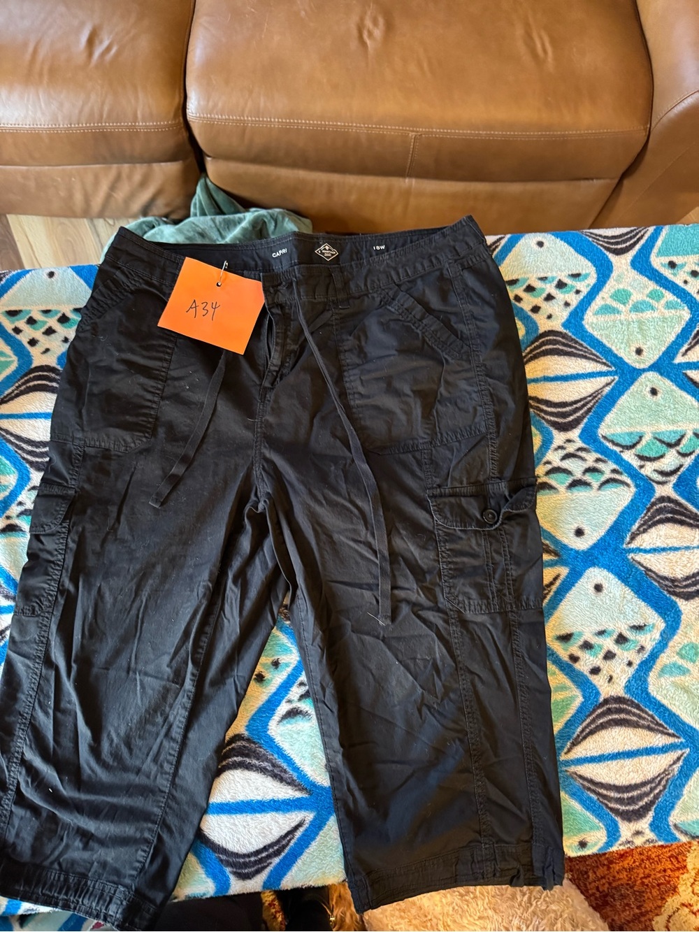 Women’s St John’s Bay  Black Cargo Drawstring Capri